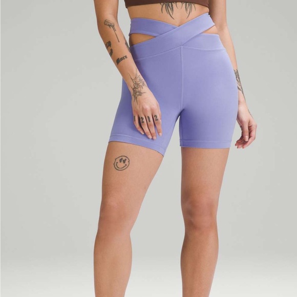 LULULEMON Align Cut-Out High-Rise Short 6" *Dark Lavender* - Picture 3 of 8